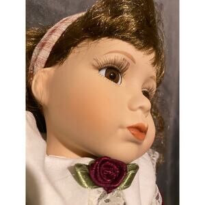 Vintage Porcelin Doll Natalia  - The Sisters Collection, w/ Box Collectable Toy